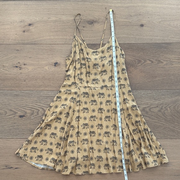 Forever 21 Mustard Yellow Elephant Print Mini Dress M Lace Up Back - Picture 3 of 7